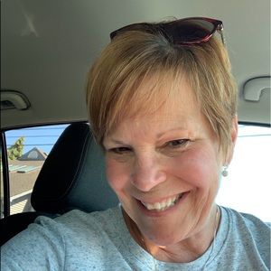 Meet your Posher, Debi